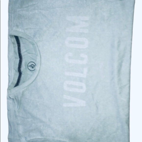 Volcom Men Shirt - Picture 2 of 3